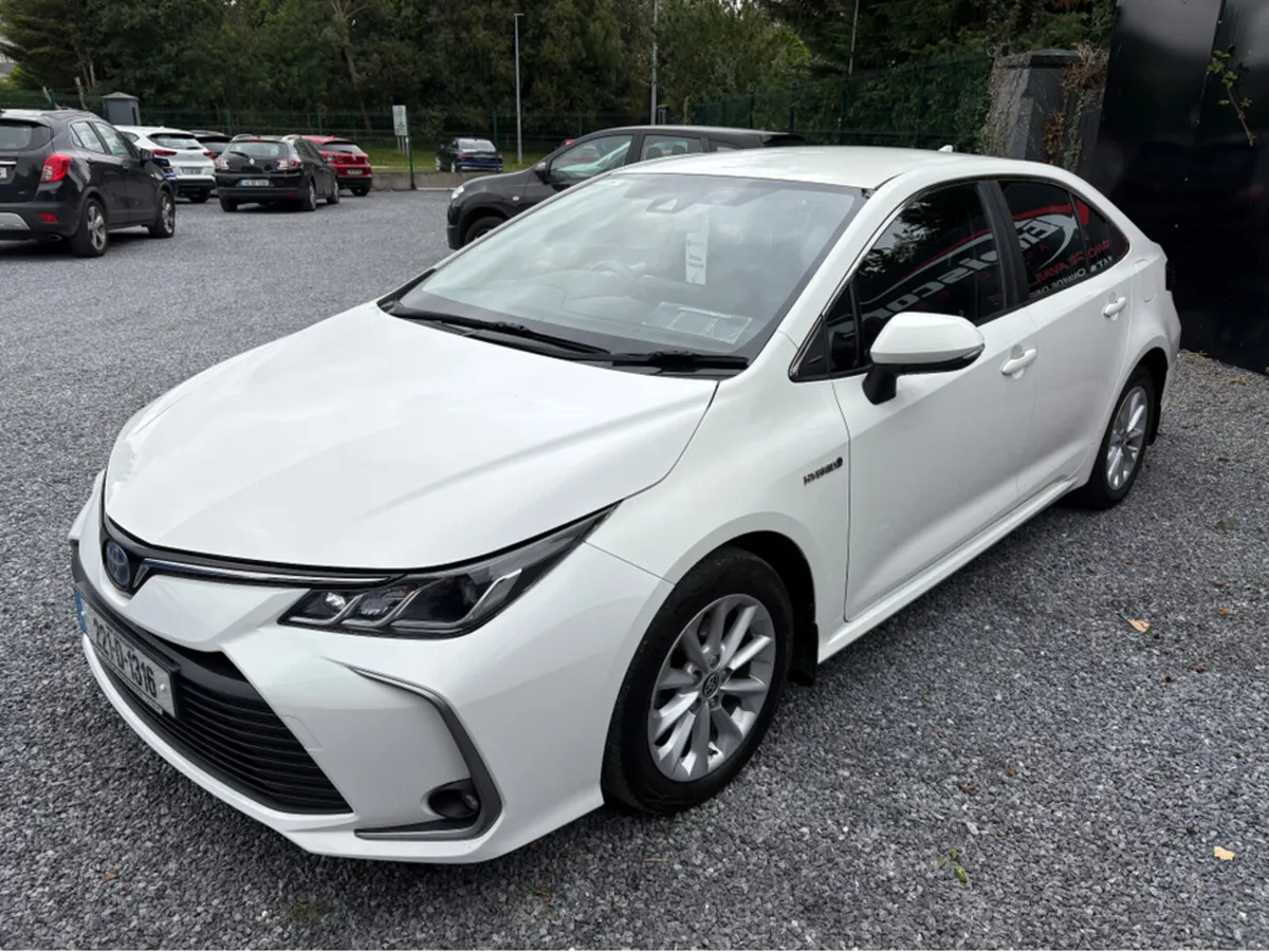 Toyota Corolla HYB LUNA SALOON 4DR AUTO// PRICE DR - Image 3