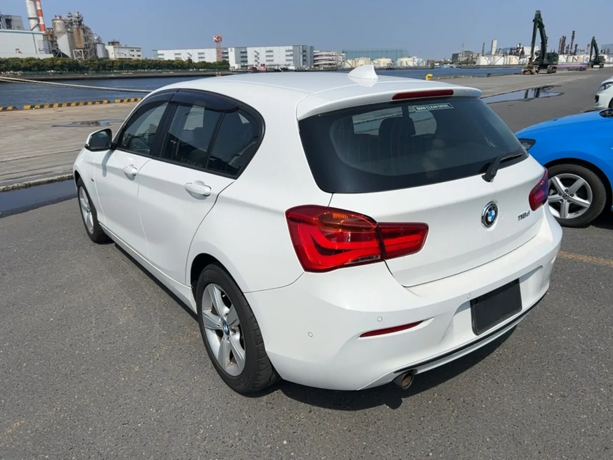 BMW 1-Series 118D SPORT 5DR 2.0 DIESEL AUTOMATIC - Image 2