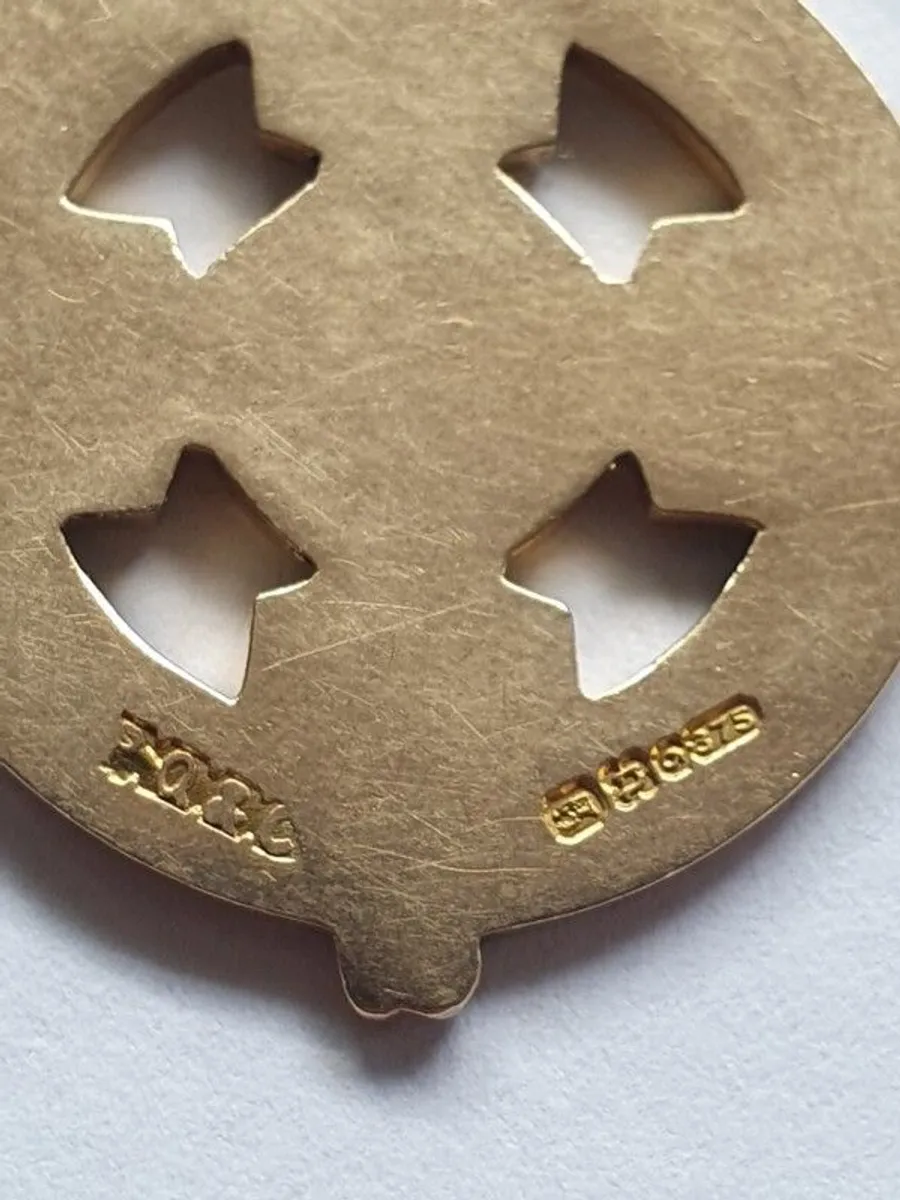 Gold Irish Medal - Image 1