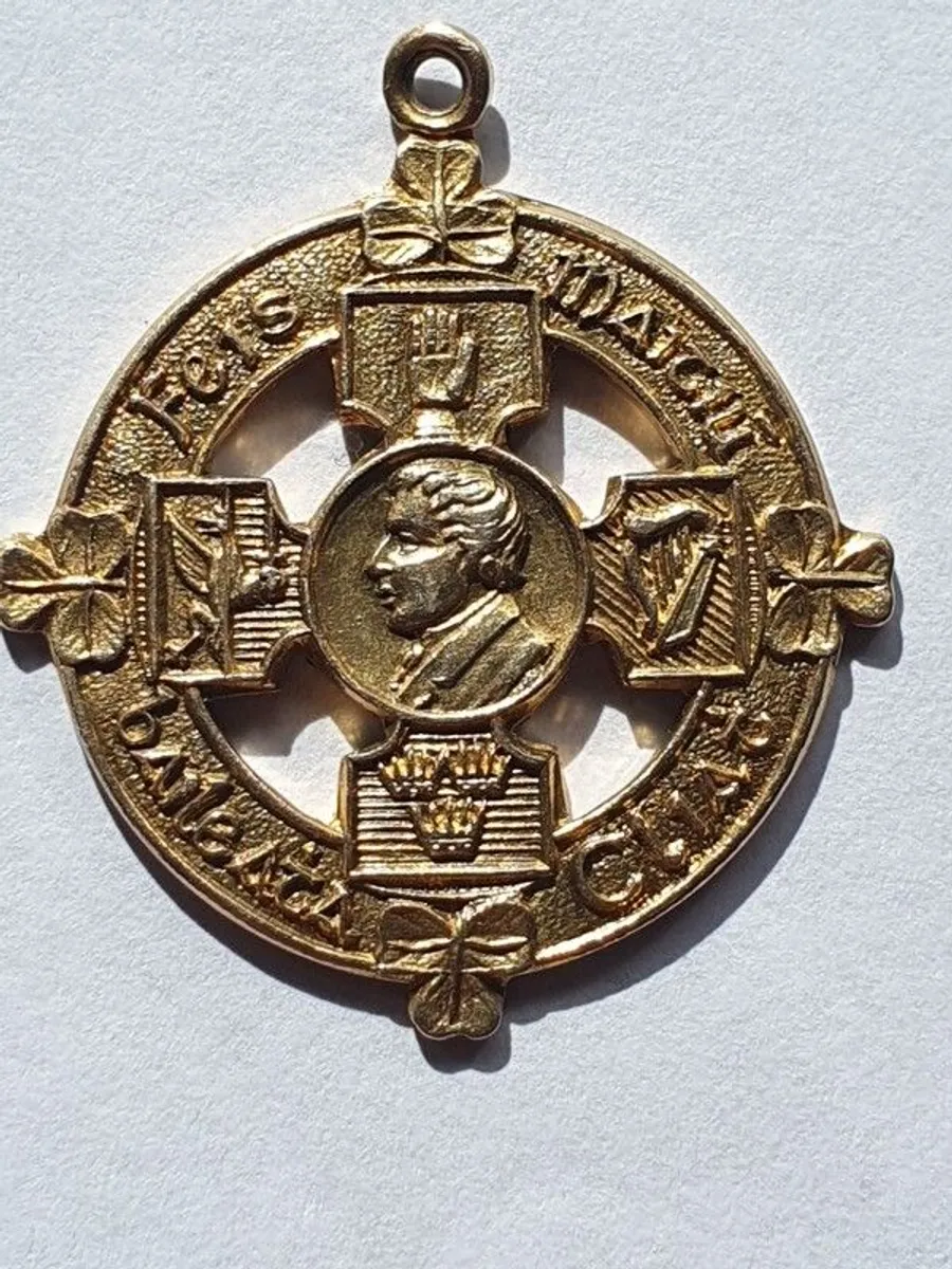 Gold Irish Medal - Image 2