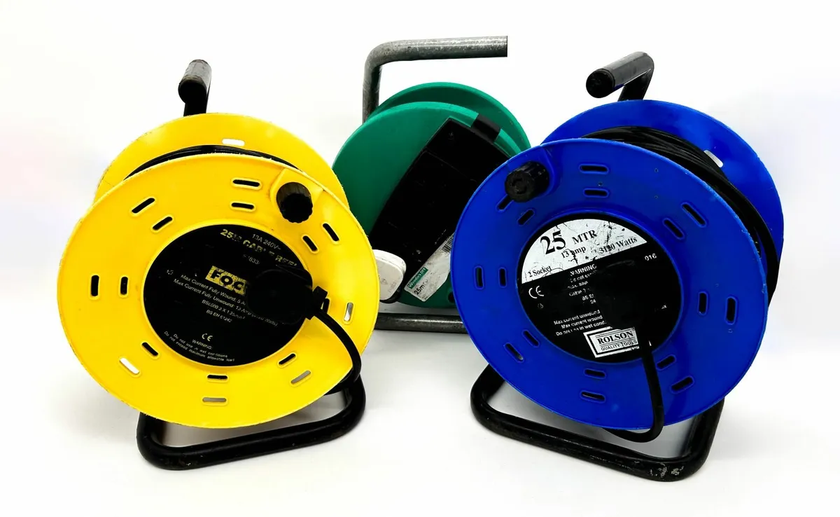 Extension Lead Cable Reel 25m 240V 13A, 2-4 Socket - Image 1