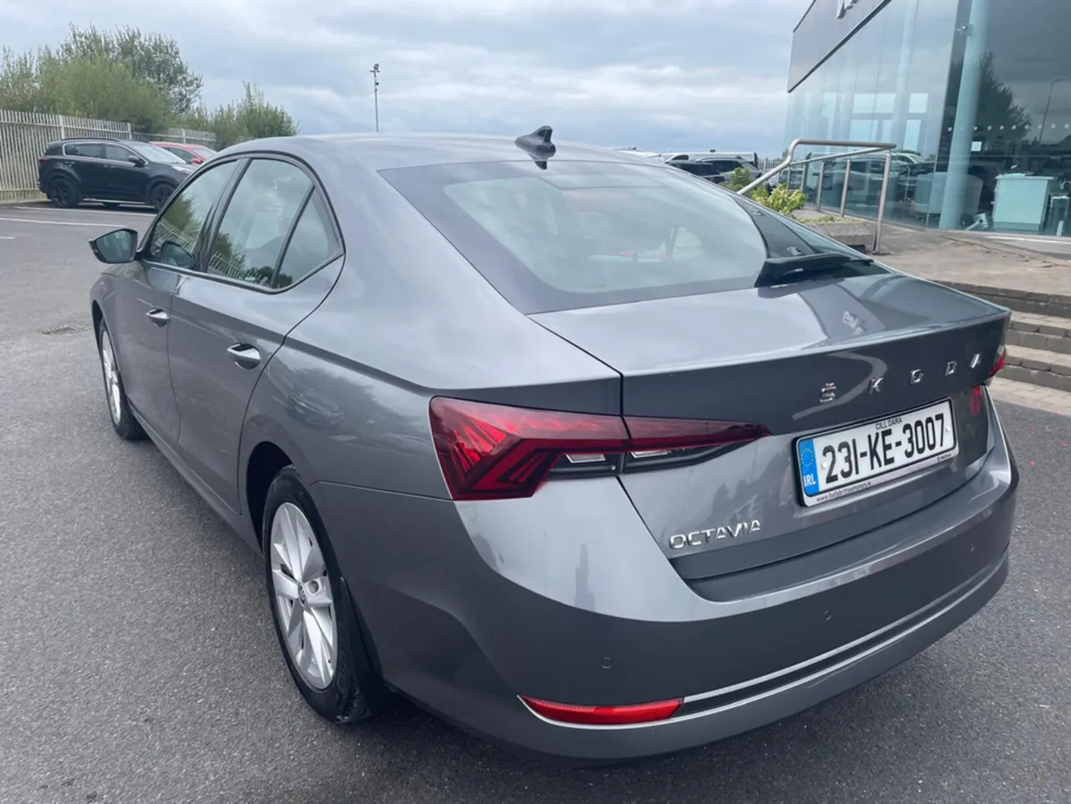 Skoda Octavia AMBITION 2.0 TDI 115HP 5DR (ONLY 40 - Image 3