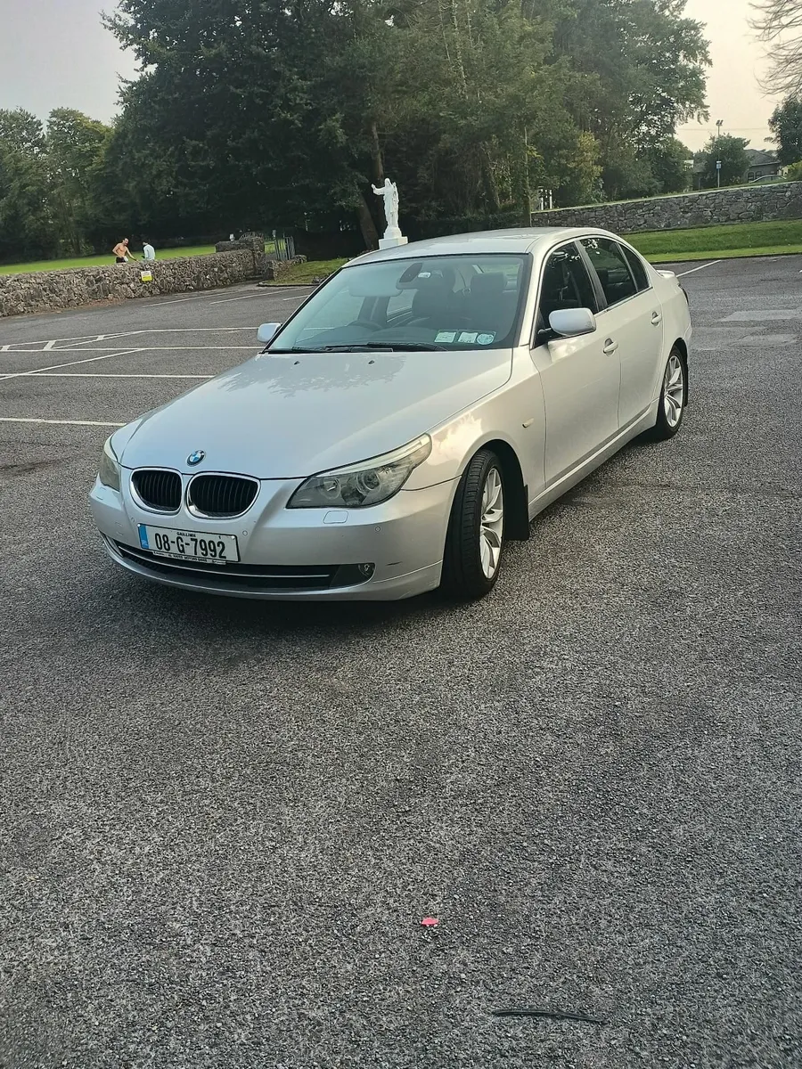 BMW 5-Series 2008 - Image 2