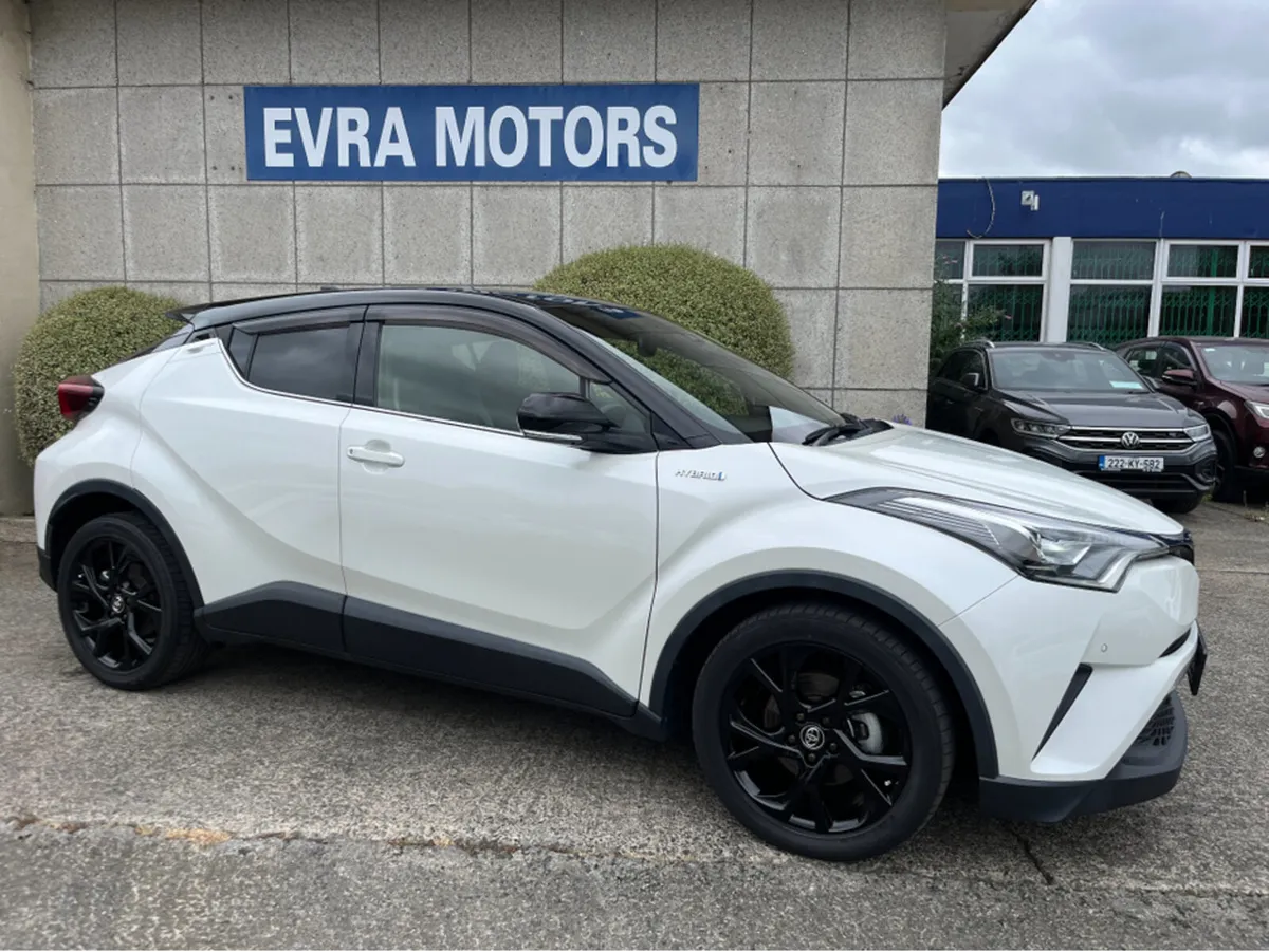 Toyota C-HR SOL AUTOMATIC HYBRID 1.8 PETROL //HIGH - Image 3
