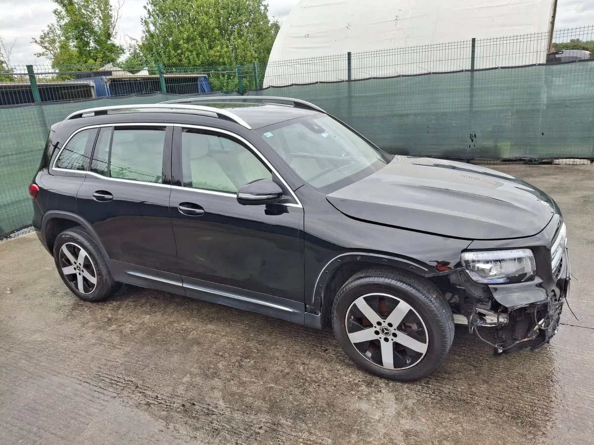 222 Mercedes GLB 200  7 seater  Automa - Image 1