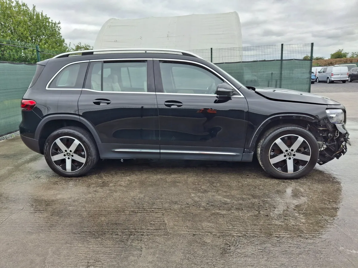 222 Mercedes GLB 200  7 seater  Automa - Image 2