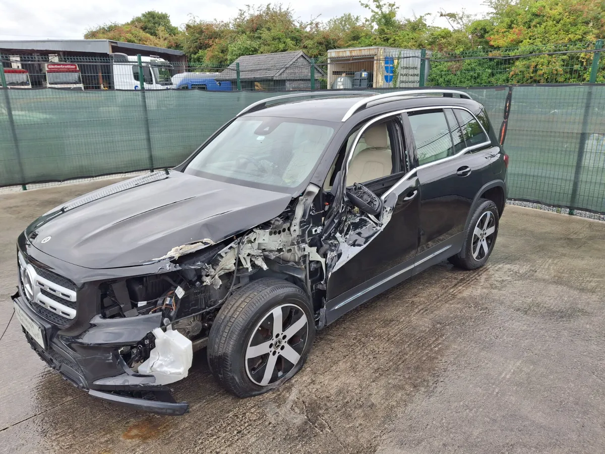222 Mercedes GLB 200  7 seater  Automa - Image 4