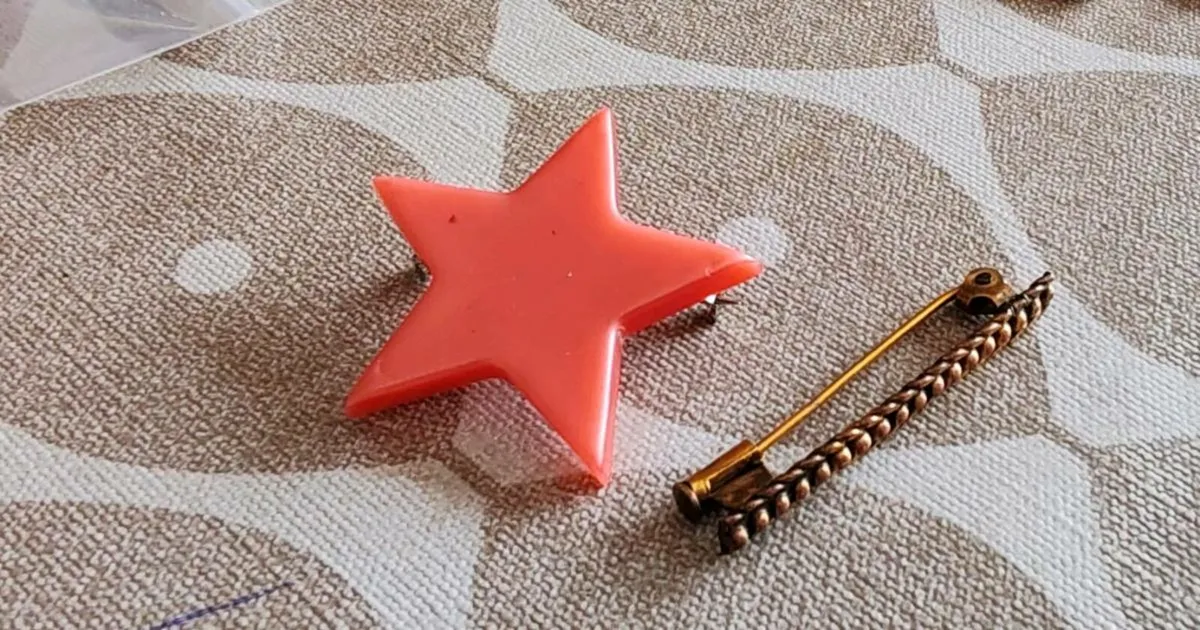 2 retro brooches - Image 2