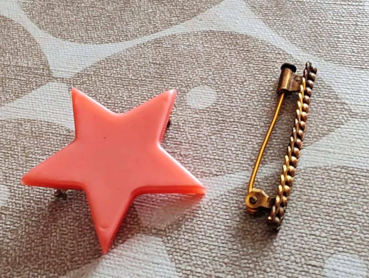 2 retro brooches - Image 1