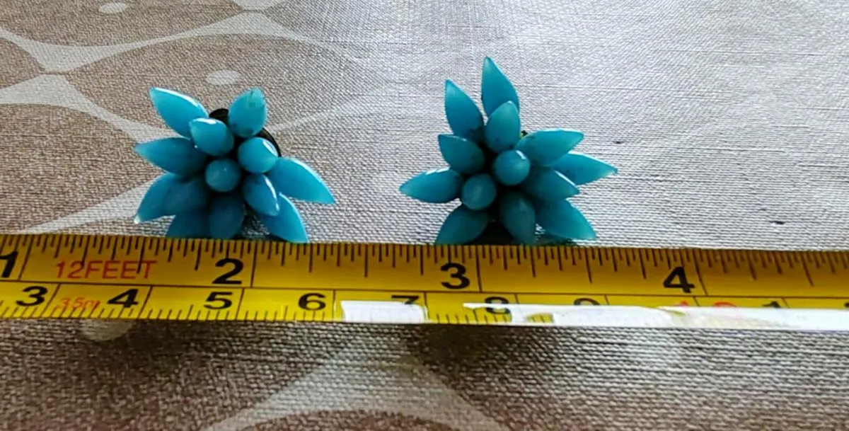 Retro clip on earrings - Image 3