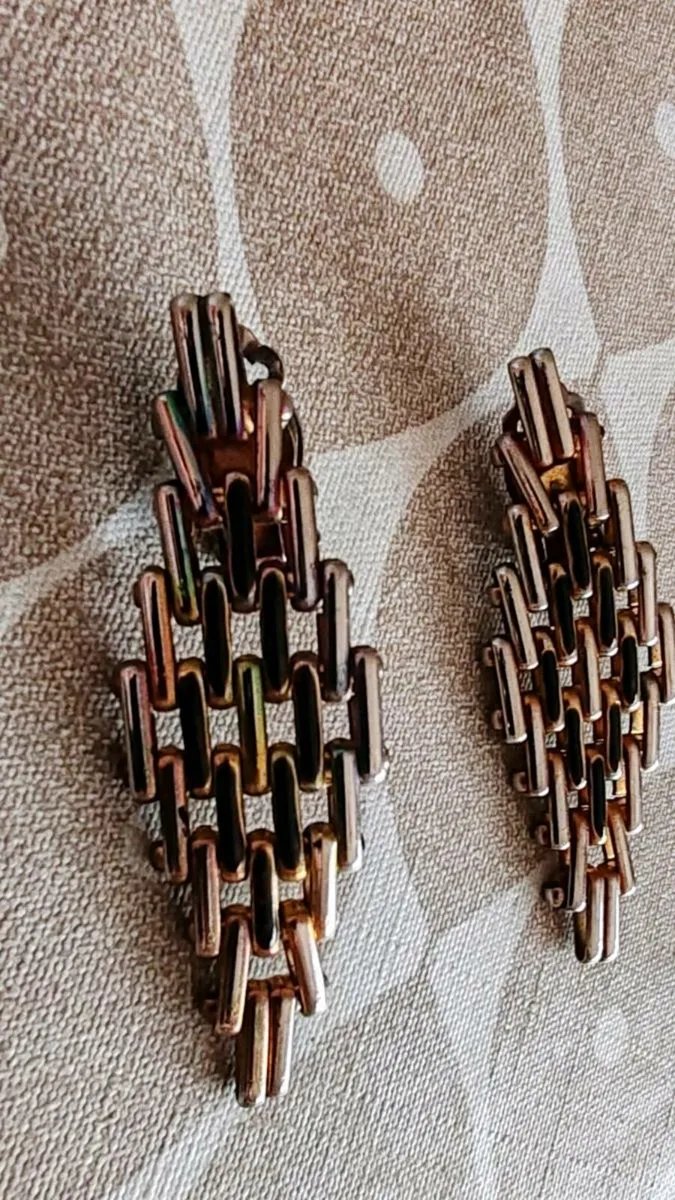 Retro clip on earrings - Image 2