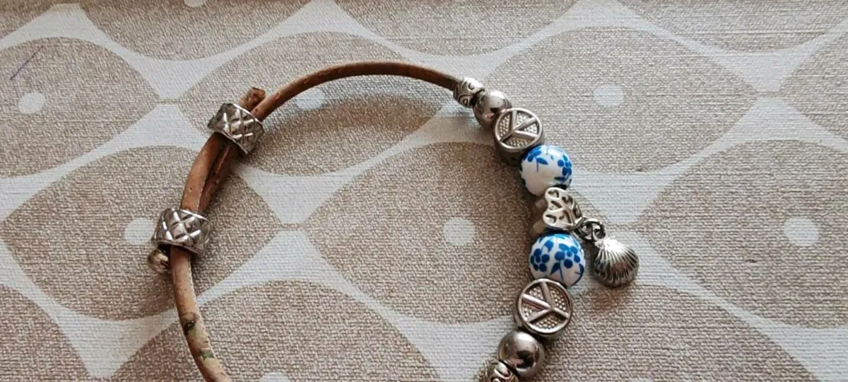Bracelet with ceramic beads - Image 3