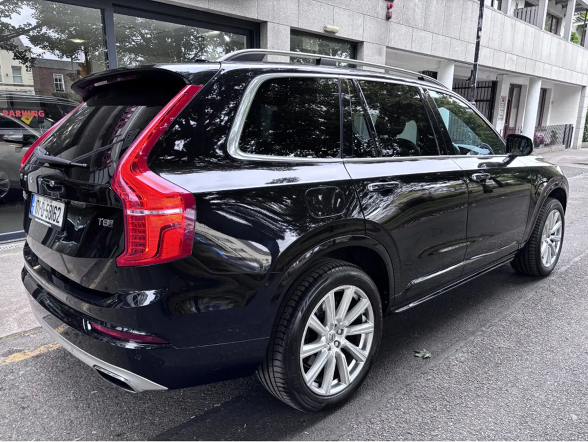 Volvo XC90 2.0 T8 MOMENTUM PAN ROOF 7 SEAT - Image 2