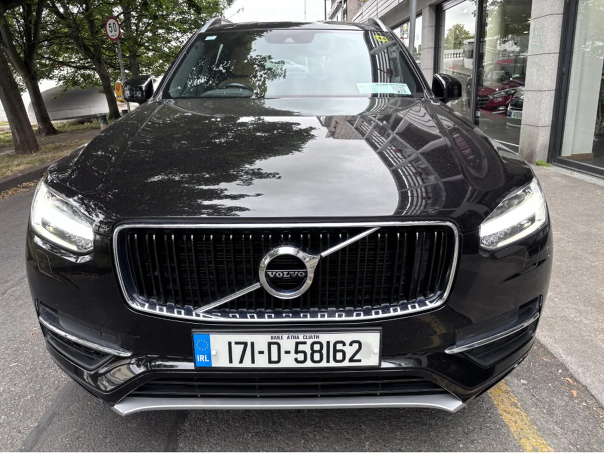 Volvo XC90 2.0 T8 MOMENTUM PAN ROOF 7 SEAT - Image 3