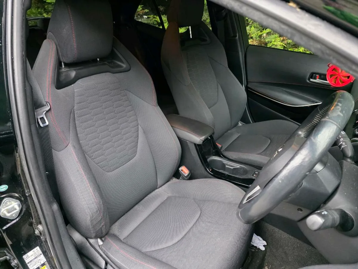 TOYOTA COROLLA HYBRID 2019 LIGHT SIDE DAMAGE - Image 2