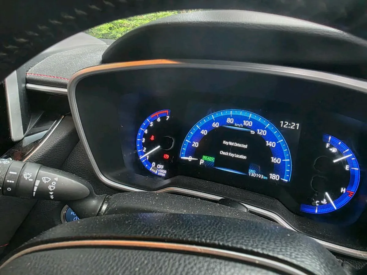TOYOTA COROLLA HYBRID 2019 LIGHT SIDE DAMAGE - Image 3