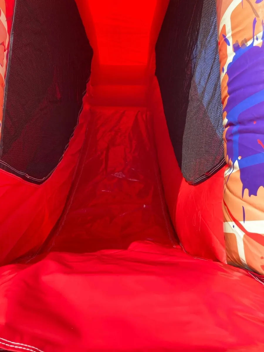 Bouncy castle - Image 2
