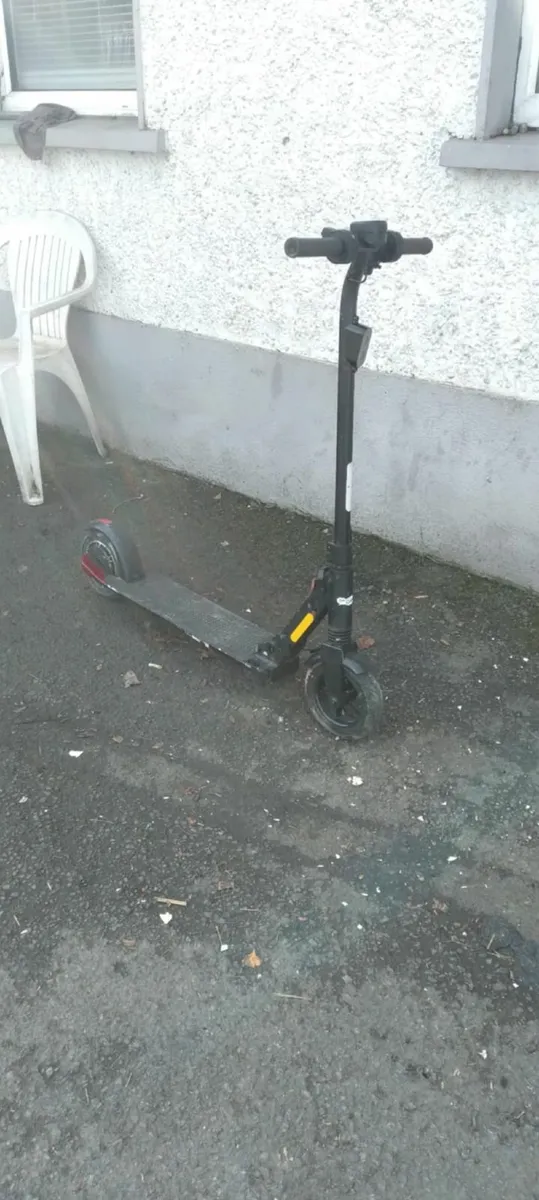 4 electric scooter read add priced - Image 4