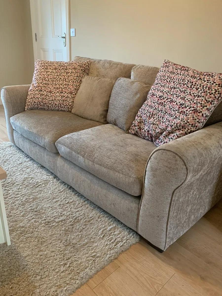 Sofa couch - Image 1