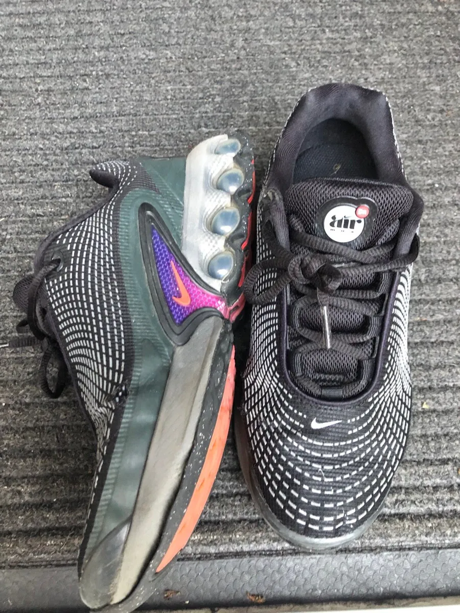 Boys Airmax trainers size 4.5 €40 - Image 2