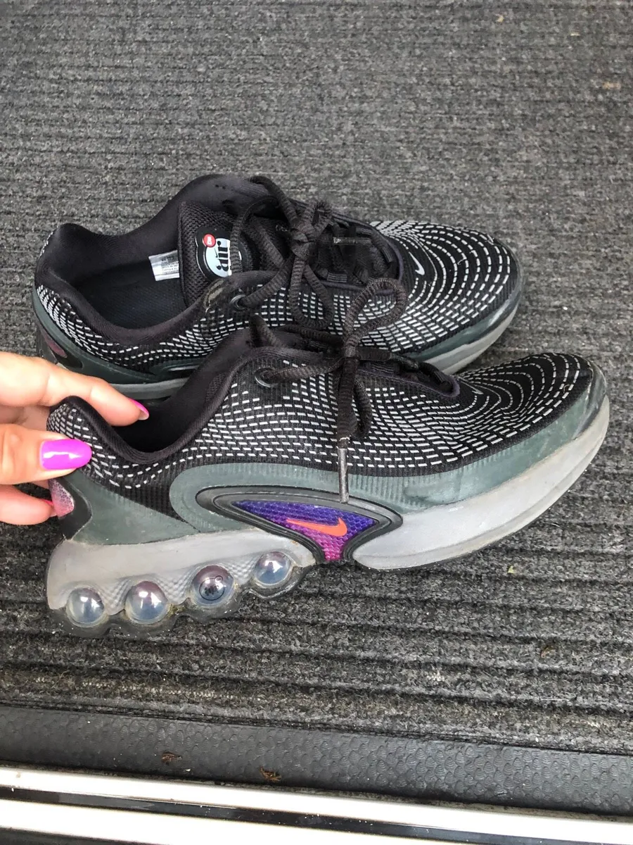 Boys Airmax trainers size 4.5 €40 - Image 4