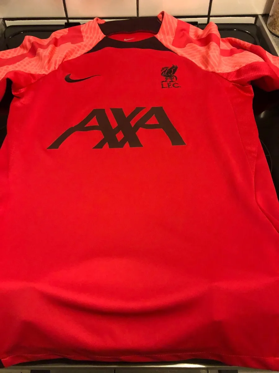 Boys Liverpool jersey size xs €20 - Image 2
