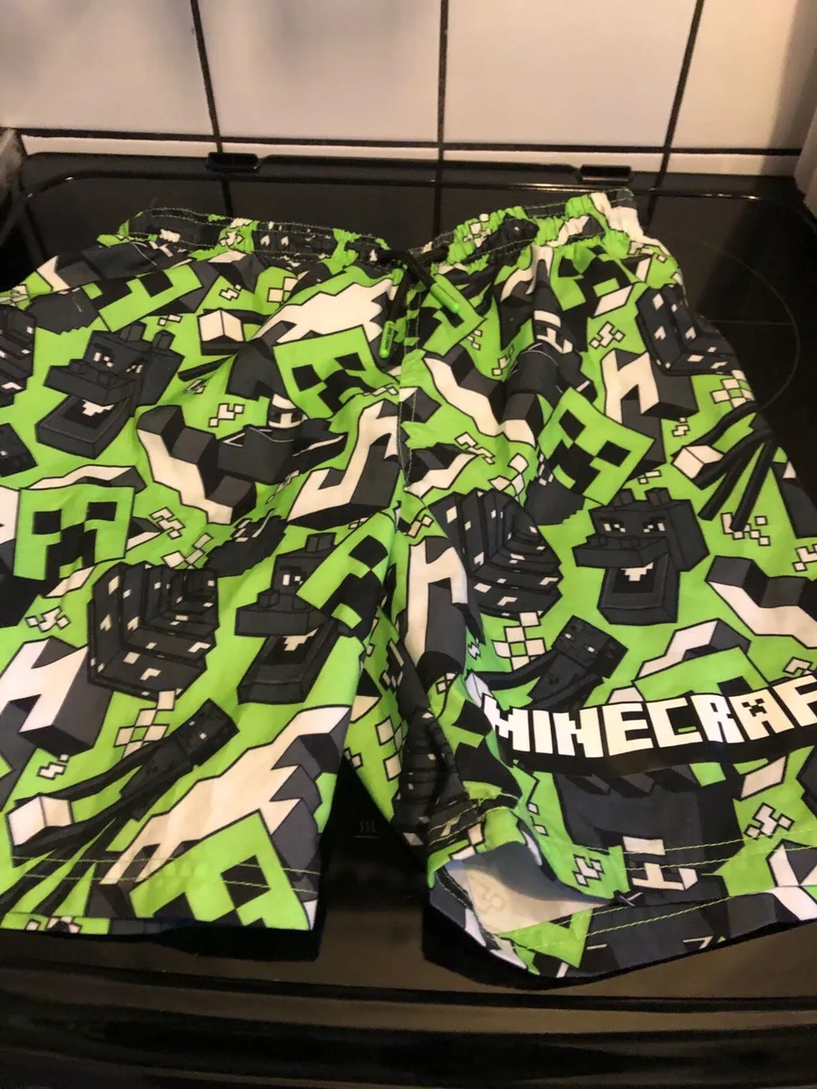Boys Minecraft shorts age 10/11 €3 - Image 3