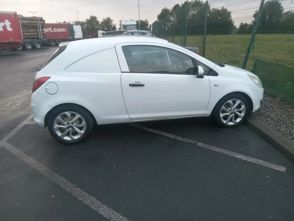 2013 Opel corsa - Image 1