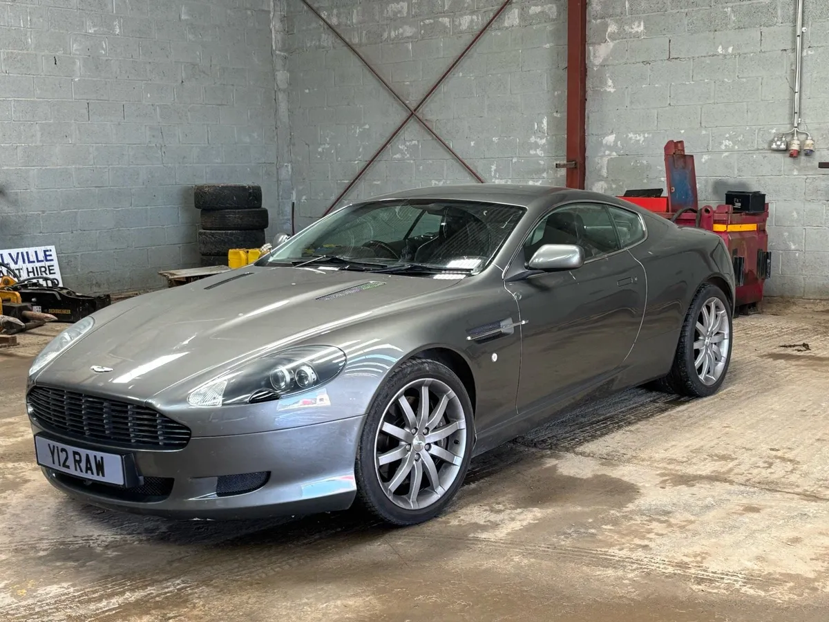 Aston Martin db9 - Image 2