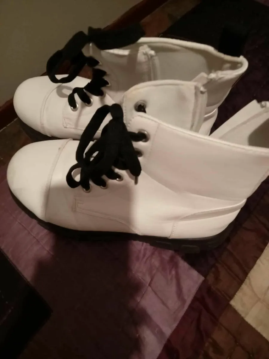 Ladies boots