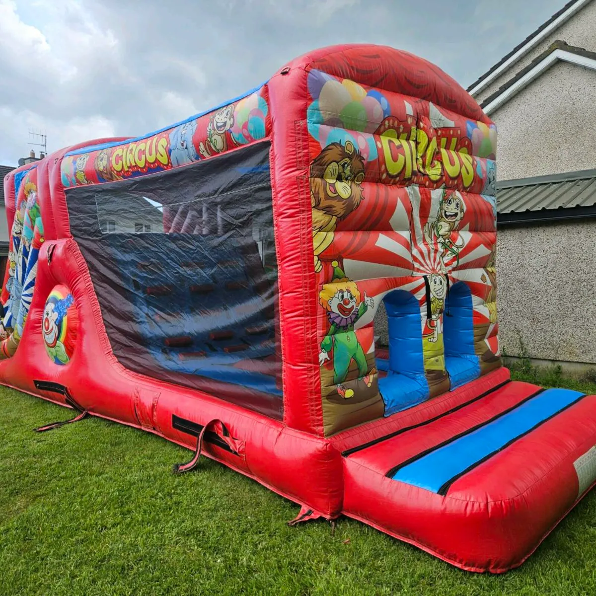 Bouncy castle - Image 1