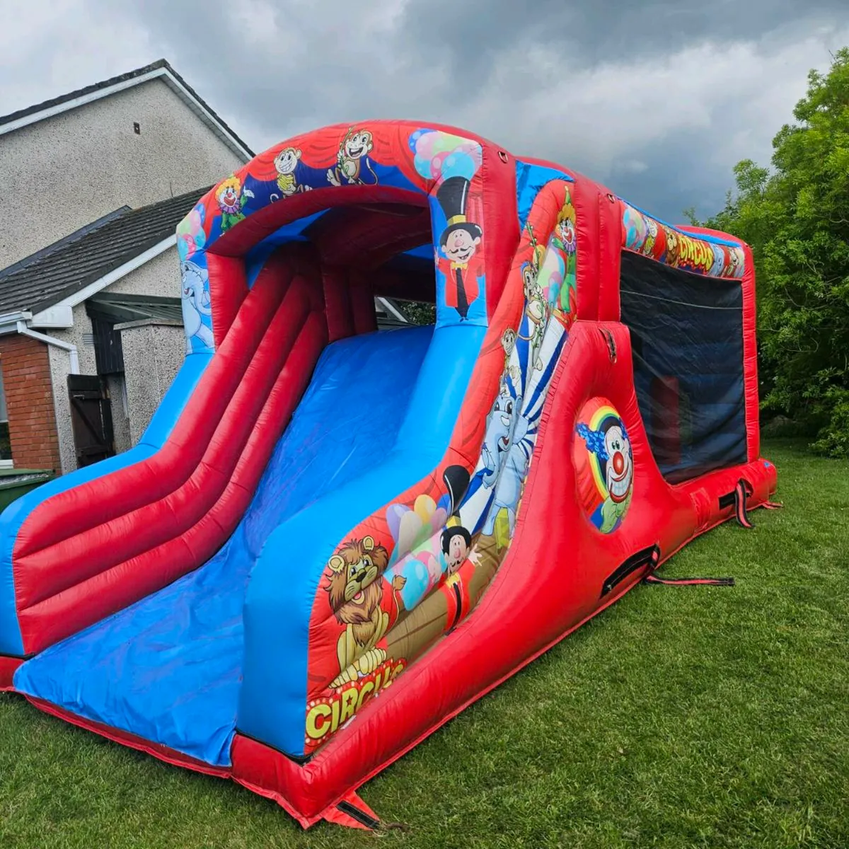 Bouncy castle - Image 4