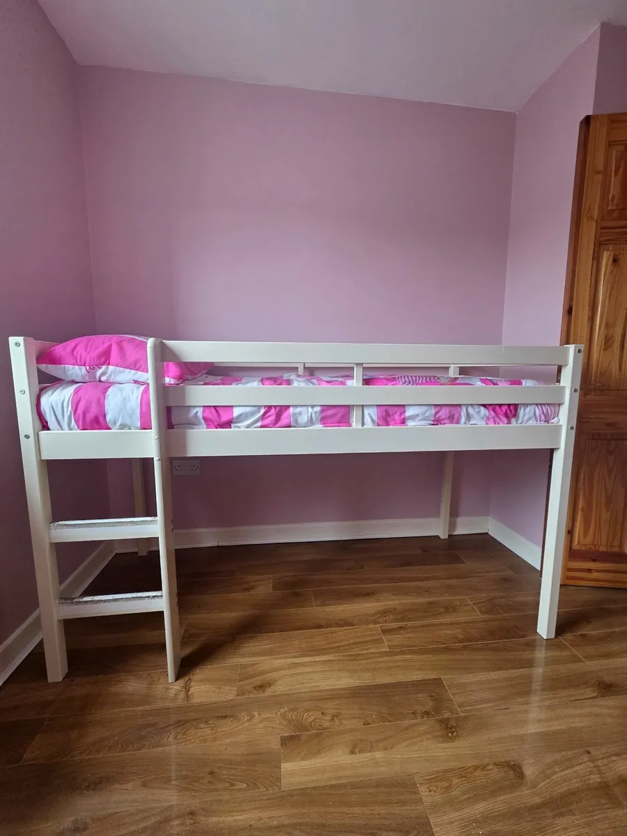 Mid sleeper single bed - Image 1