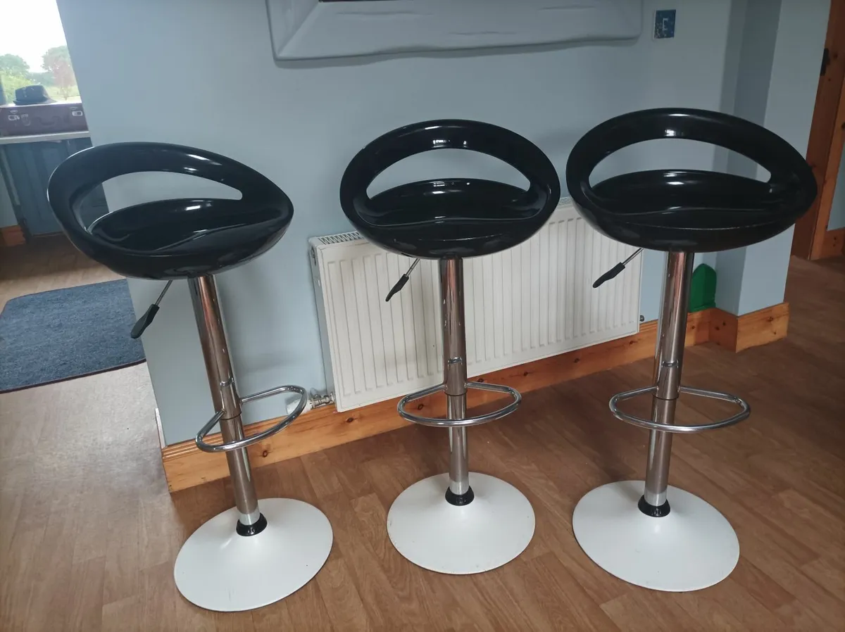 Bar stools - Image 1
