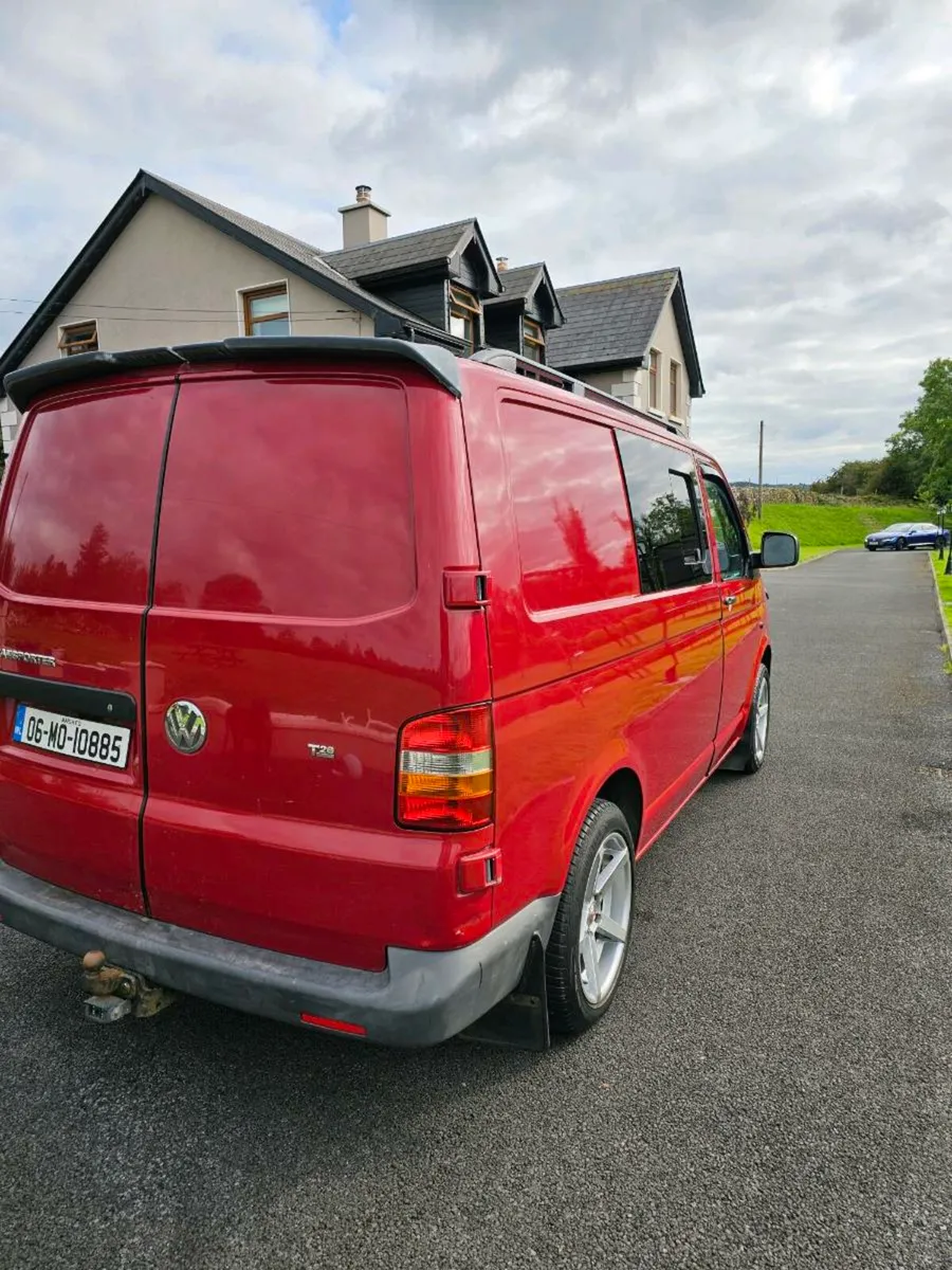 VW T5 Transporter day van - Image 3