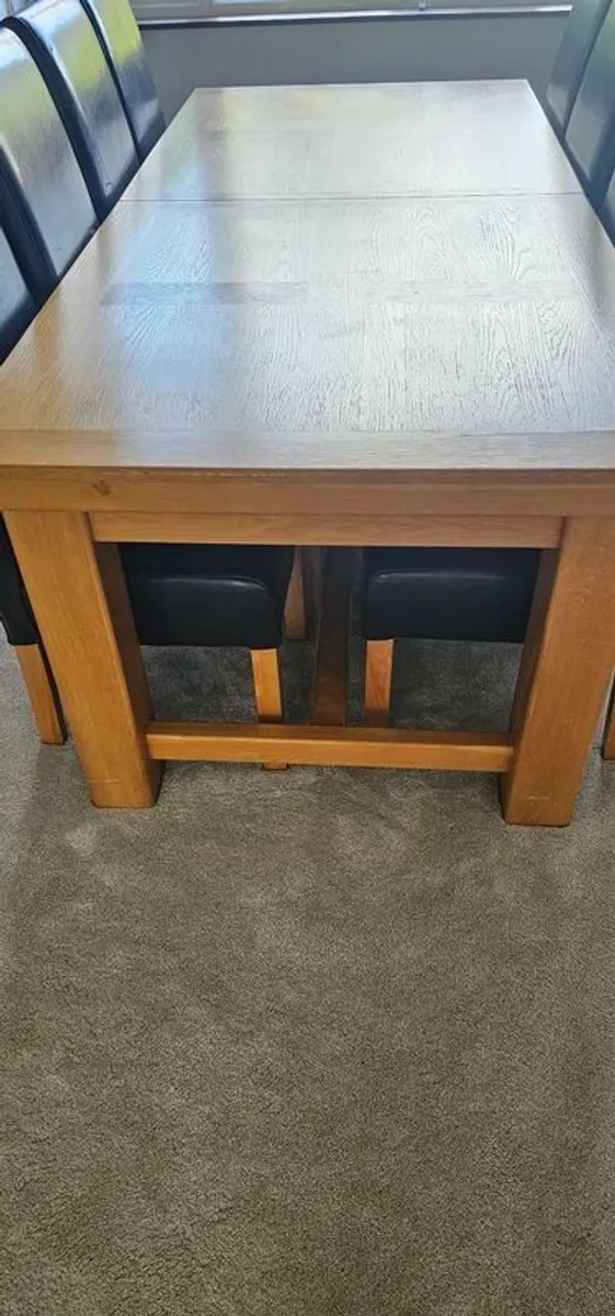 Very long and heavy Oak extendable to 10ft dining table with 8 chairs - Image 2