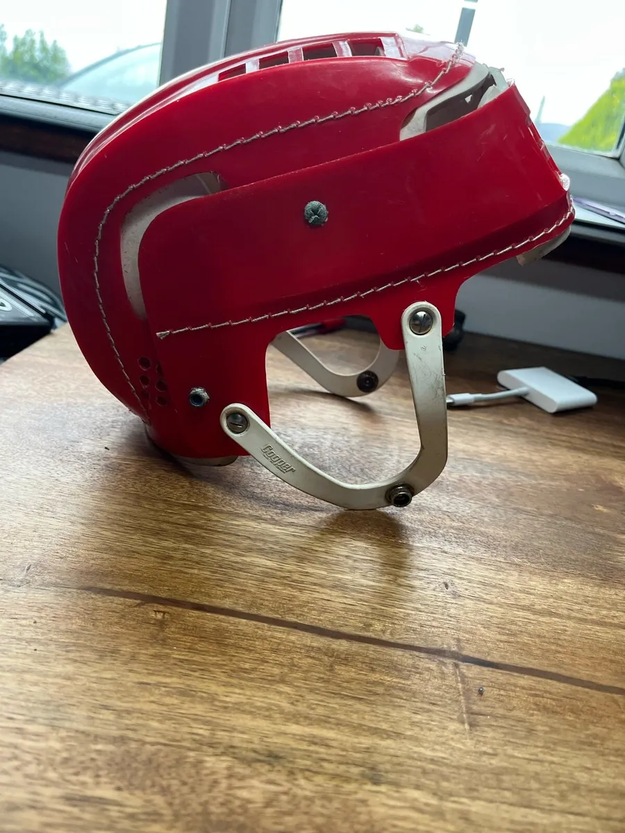 Skateboarder Helmet - Image 3