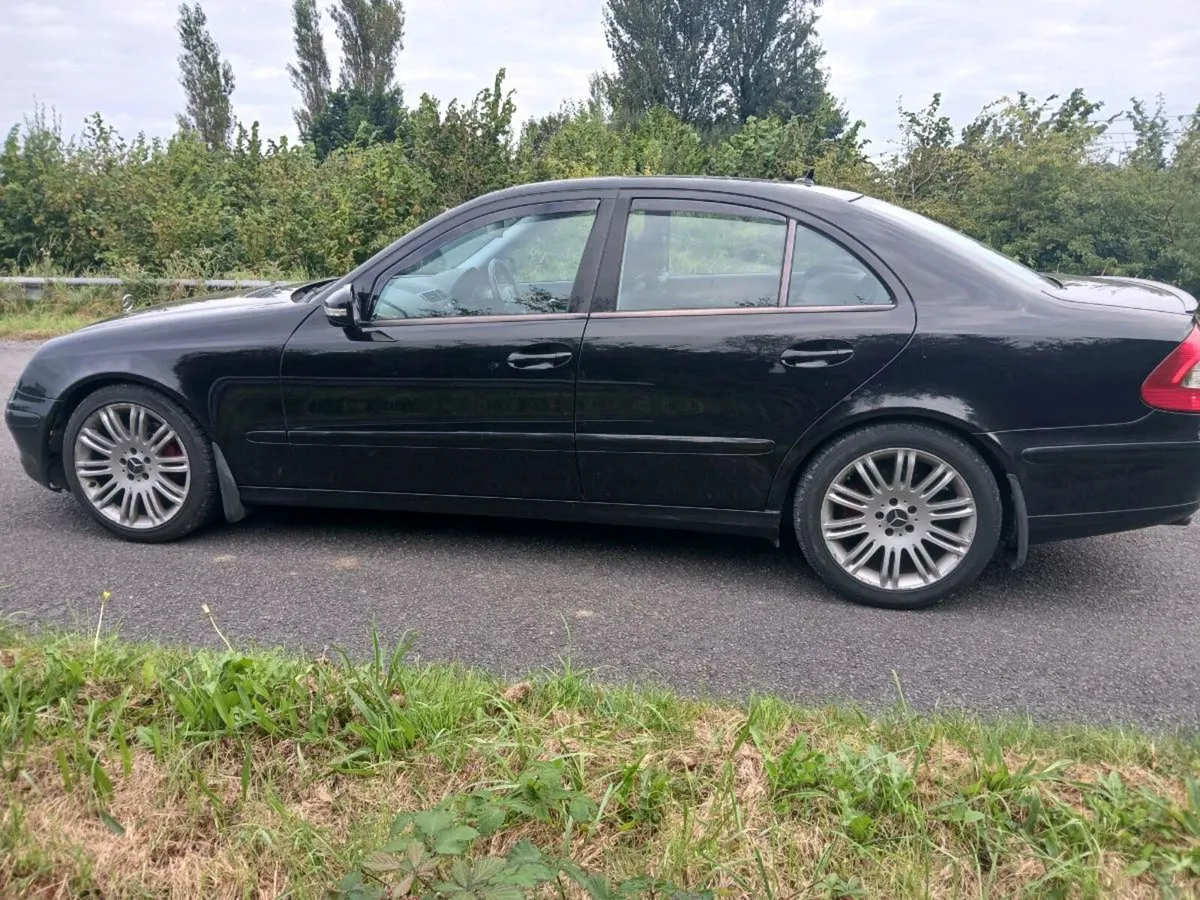 2008- Mercedes-Benz- E200 Kompressor - Image 3