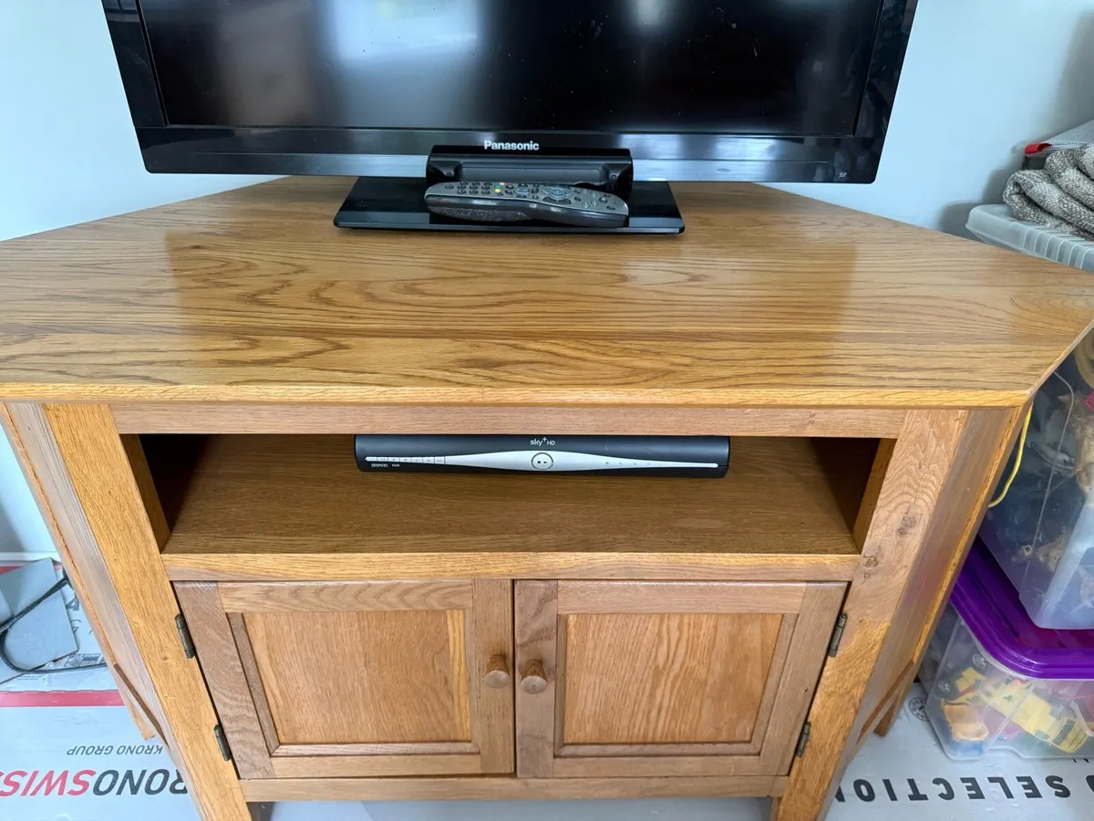 Corner Oak TV unit - Image 2