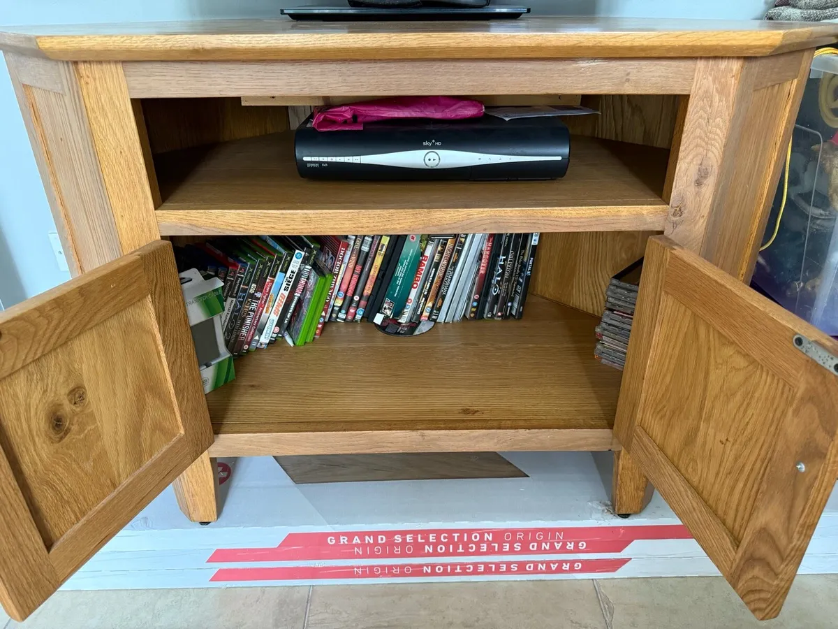 Corner Oak TV unit - Image 3