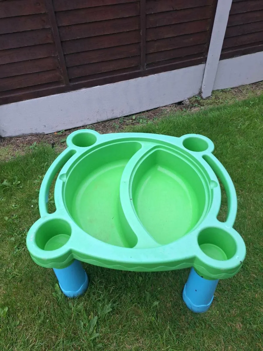 Sand and water tray - Image 2