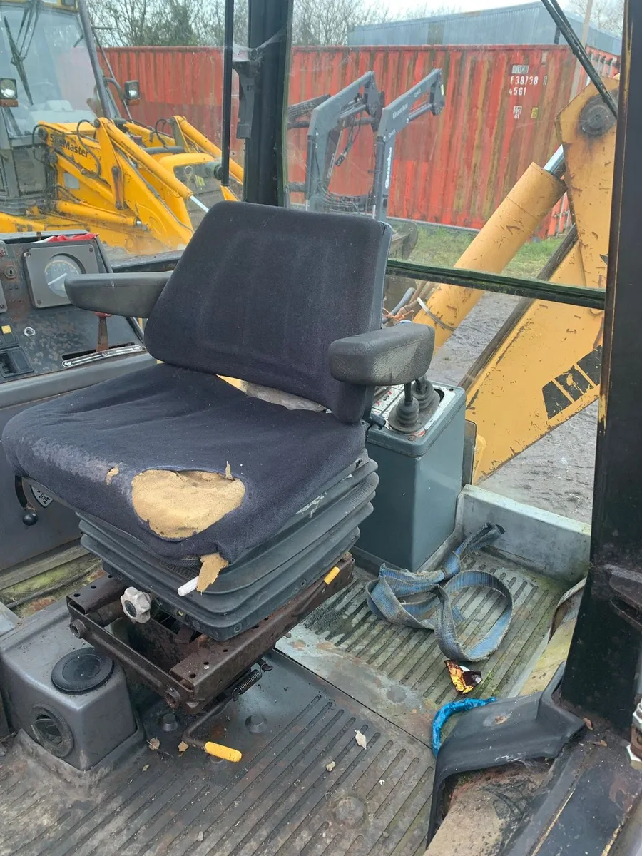 FORD 655D DIGGER 4 WD DRIVE - Image 2