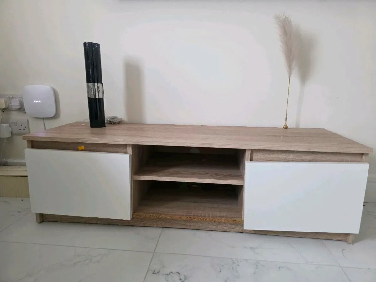 Tv table - Image 1