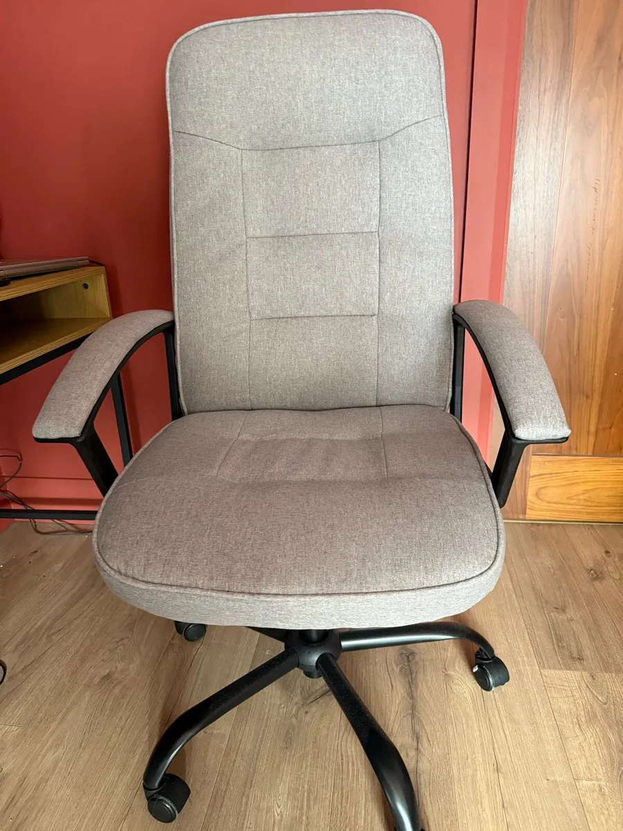 Desk chair - Image 1