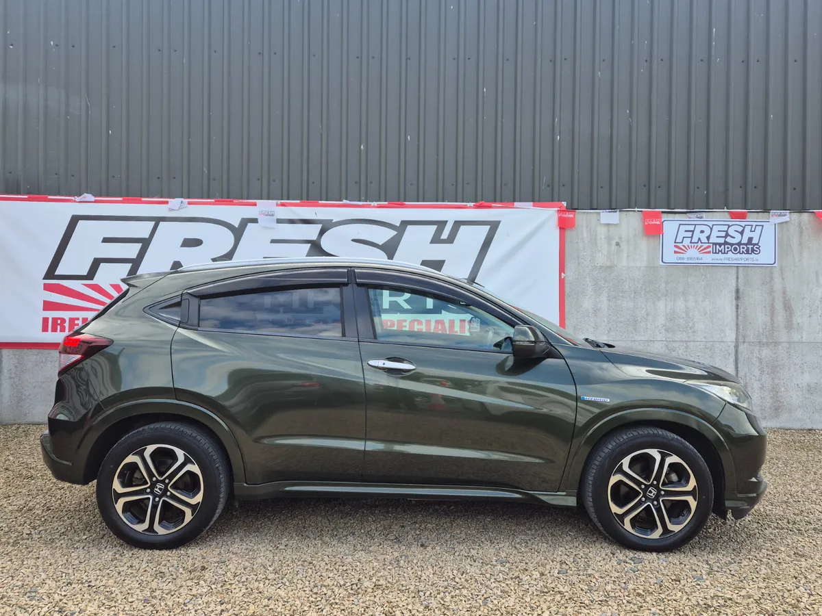 HONDA VEZEL HYBRID (TOP SPEC) - Image 2