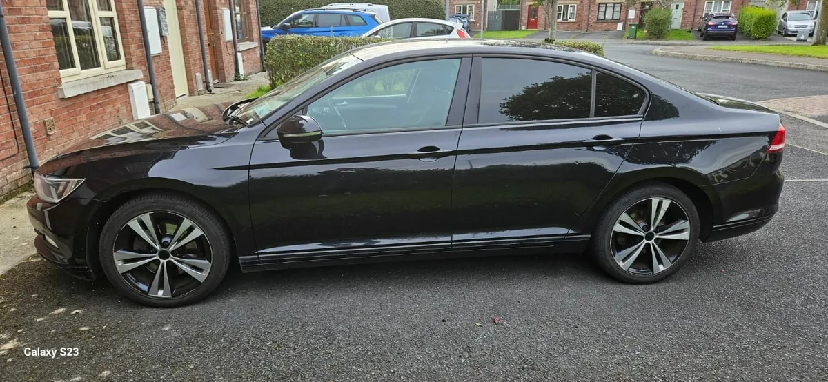 Volkswagen Passat 2015 - Image 1