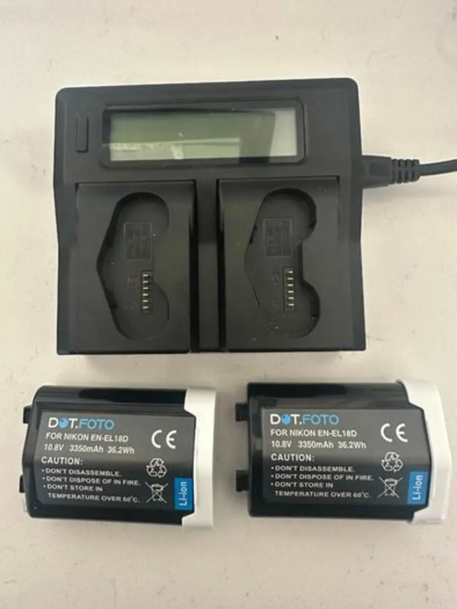 2 x EN-EL18D Batteries for Nikon Z9 + charger