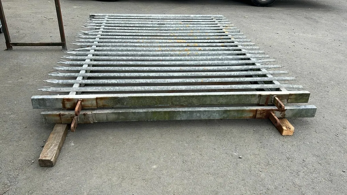 Galvanised Commercial  Palisades Gates 6M - Image 2
