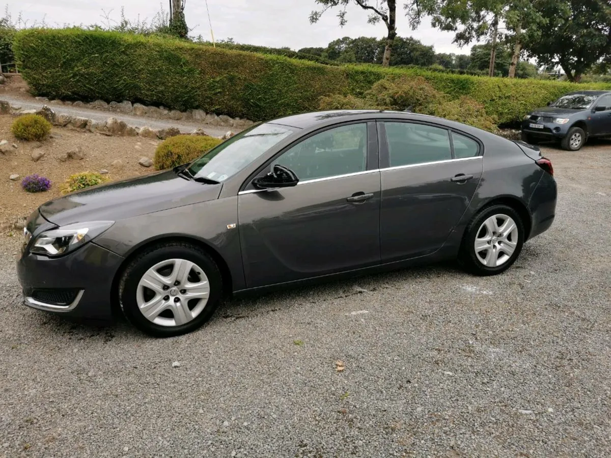 16 Opel Insignia - Image 1