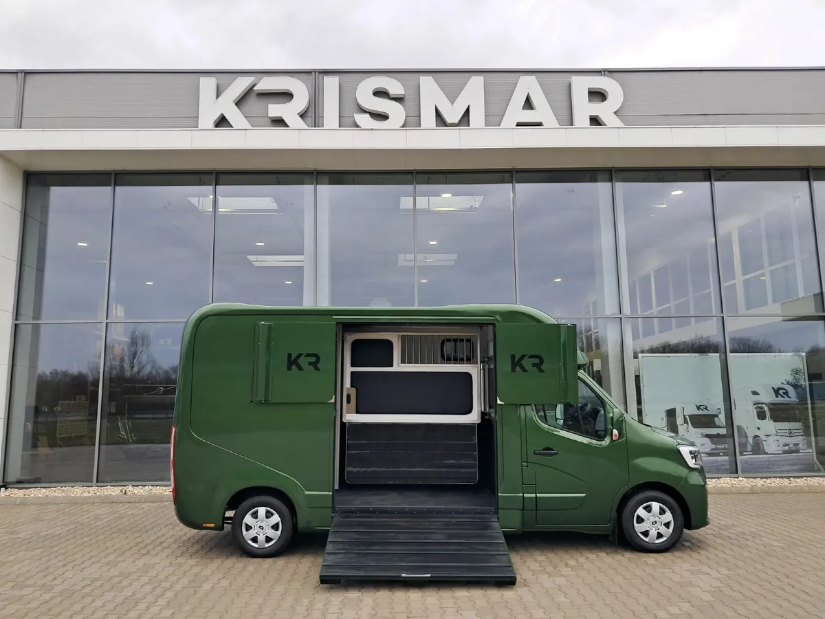 New Renault Masters for immediate delivery - Image 1
